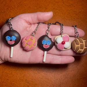 Mexican Paleta payaso keychain, sponch cookie keychain, concha Keychain, Mexican candy keychain, mexican food keychain