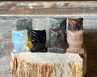 Mini Crystal Owl Figurine: Carved Polished Stone Display