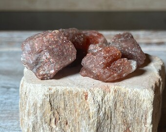 Raw Sunstone Crystal: Natural Red-Orange Flashy Stone