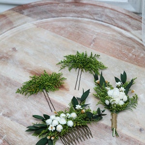 Crafted with care, our greenery wedding theme is designed with real preserved flowers, including helichrysum, eucalyptus, caspia, jazilda flower, and white ixodias. Each hair comb brings a touch of natural beauty to your special day.