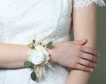 White and Green Preserved Flower Wrist Corsage / Dried flowers Wedding / Handmade Bridesmaid Wrist Corsage / Flower Bracelet