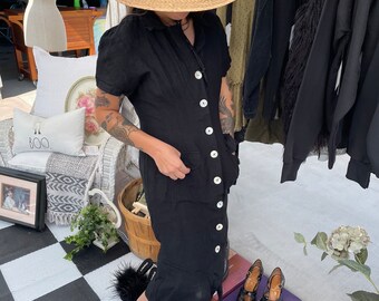 Vintage 1970s black button up shirt dress shell button detail /Pocket Dress/ short sleeve dress/ Boho Casual Dress/ Flower Market Dress
