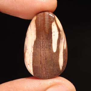 Dazzling Top Quality 100% Natural Coconut Jasper Egg Shape Cabochon Loose Gemstone For Making Jewelry 23.30 Ct 29X19X5 MM UV-289