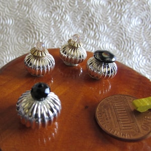 Dollhouse Miniature Perfume Bottles/Mini Vanity Sets: Silver