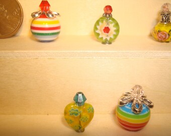 Poppenhuis Miniatuur parfumflesjes &/of decoraties