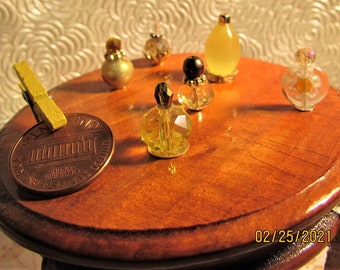 Poppenhuis miniatuur parfumflesjes/mini ijdelheid sets: geel
