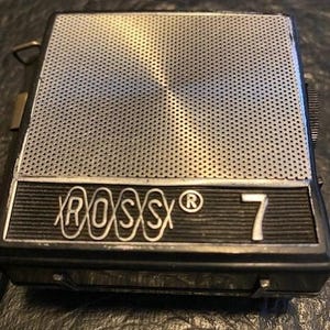 Elvis Presleys Geschenk an Tochter Lisa Marie, die mit einem Golfwagen durch Graceland fuhr - Transistor Radio