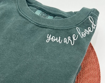 Custom Neckline Embroidery - Name On Neckline - Collar Embroidery - Mama Embroidered Sweatshirt - Personalized Embroidered Sweatshirt