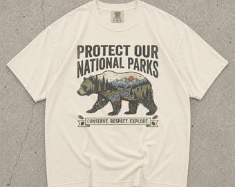 Camiseta "Protejamos nuestros parques nacionales", camiseta vintage con oso amante de la naturaleza, camiseta de conservación para aventuras al aire libre, regalo del Día de la Tierra para él o ella, campista.