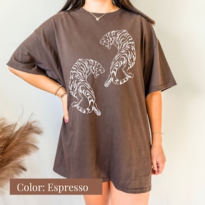 Comfort Colors Vintage Tiger Shirt, Cute Tiger Shirt, Year of the Tiger Pink Tiger Shirt Aesthetic Clothes Indie T Shirt, Tiger shirt