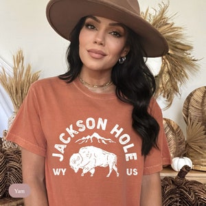 Comfort Colors Jackson Hole Graphic Tee Shirt Wyoming Mountain Resort Hiking Outdoor Camping Nature Oversized T-Shirt Vintage, Wyoming Tee