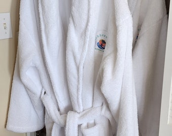 Caribbean Breeze logo fluffy white bathrobe, size L/XL
