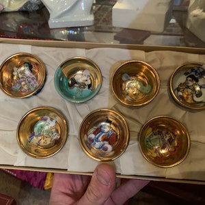 Vintage Chinese hand painted tea cups