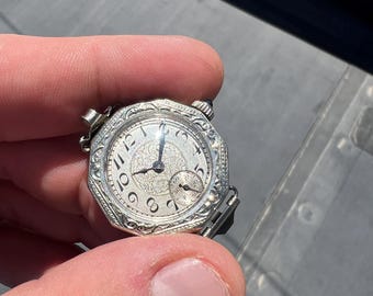1920s Elgin Art Deco Ladies Watch – Floral Engraved Dial, Sapphire