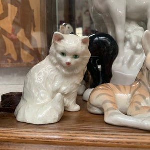 1980er Goebel Weiße Katzen Figur Brezel