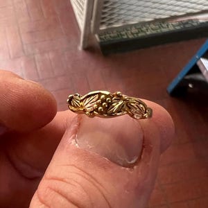 Black Hills Gold 10K Ring – Classic Tri-Color Design, Size 7