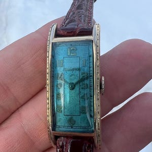 Bulova 1930s-1940s Rectangular Tank-Style Wristwatch – 10K Gold-Filled – Manual Wind