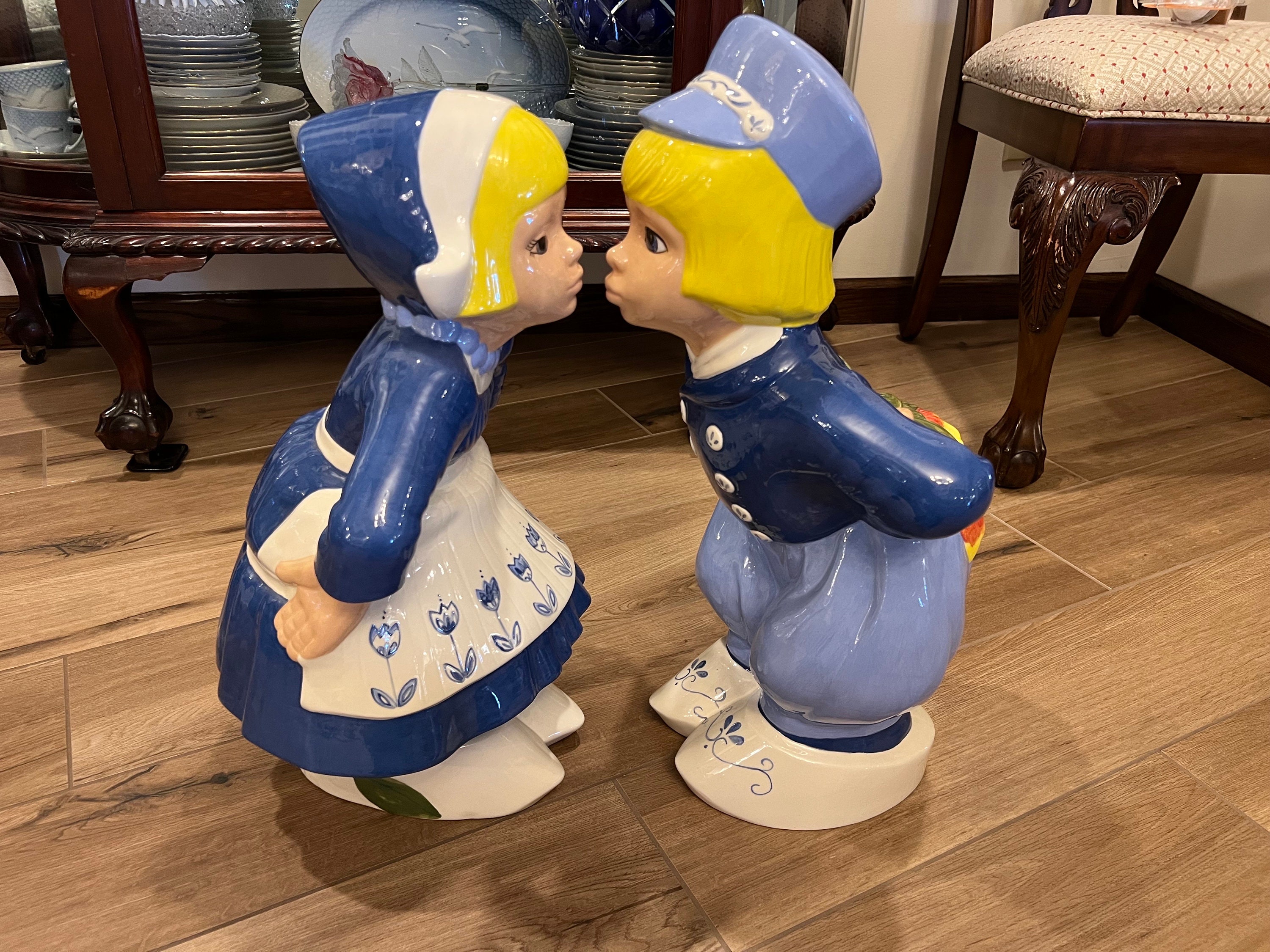 Vintage Holland Statues Large Ceramic Kissing Dutch Couple 21” - Etsy