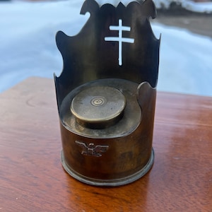 WWI Trench Art Inkwell – Armistice Dated Nov. 11, 1918 – 75mm Shell Casing with 37mm Lid – Cross of Lorraine & U.S. Eagle – Prsinalized