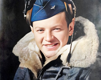 Vintage Fotografie eines Piloten aus dem Zweiten Weltkrieg mit Kopfhörern und Lederjacke *