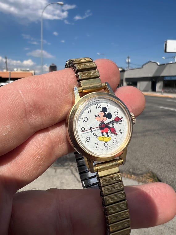 ミッキーマウス　Bradley Mickey Mouse Watch Vintage Bradley Mickey Mouse Watch – Mechanical Wind-up – Walt