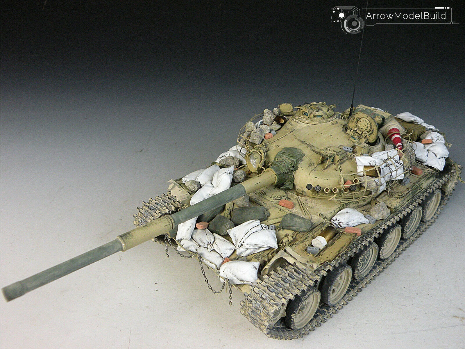 ArrowModelBuild T-72 (ウラル) 主力戦車、カスタムビルド