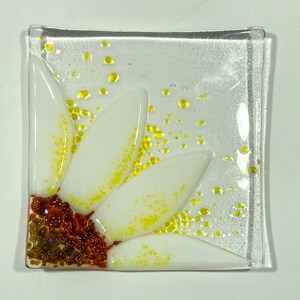 Handcrafted Fused Glass Daisy Dish