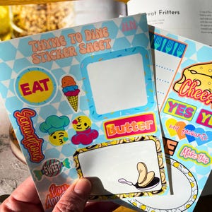 Folhas de adesivos para culinária Thyme to Dine – 22 adesivos de vinil brilhante | 2 folhas A5 para diários, planejadores, livros de receitas e diários de viagem
