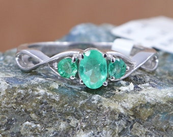 Natural Emerald 925 Sterling Silver Ring - May Birthstone