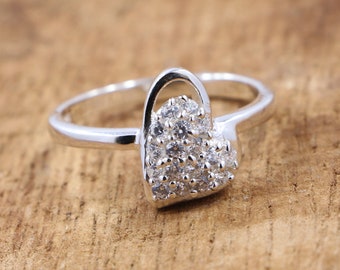 Sterling Silber Herz-Ring: Funkelnde Zirkonia