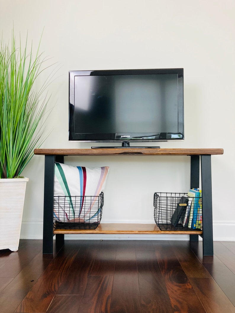Mueble para TV con consola de madera maciza, soporte para TV, consola multimedia con patas de metal, soporte para tocadiscos, PERSONALIZABLE imagen 3