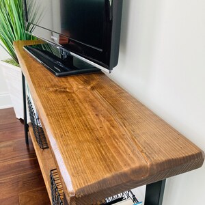 Mueble para TV con consola de madera maciza, soporte para TV, consola multimedia con patas de metal, soporte para tocadiscos, PERSONALIZABLE imagen 4