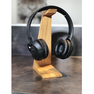 Oak headphone stand