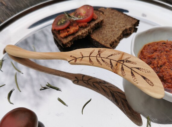 Wooden Cheese Spreader, Juniper Wood Butter or Jam Spreader, Eco Friendly  Hand Carved Wooden Knife, Botanical Knife, Pyrography Art 