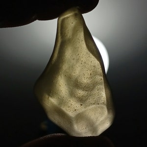 25.06 gr. Gem Quality LDG Libyan Desert glass Tektite from Africa facet grade