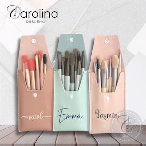 Juego de brochas de maquillaje portátiles personalizadas / Brochas para base, cejas y corrector / Regalos para damas de honor / Regalos para ella