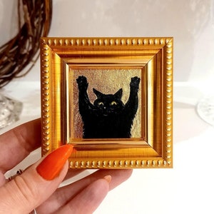 Cuadro de gato negro "Me rindo" Divertido gato enmarcado en pan de oro Arte pequeño Regalo divertido 2" x 2"