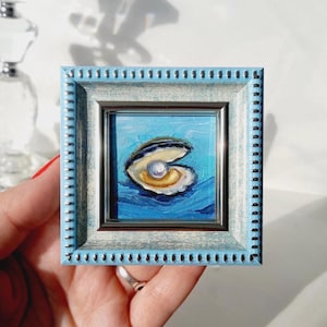 Ostra com pintura de pérolas, arte em miniatura, pintura de ostras, arte costeira, arte culinária, decoração de cozinha, 12,7 cm x 12,7 cm