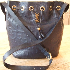 Yves Saint Laurent – Bucket bag