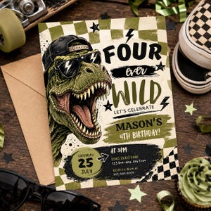 Zaproszenie urodzinowe Four Ever Wild Dinosaur: Kratkowane zaproszenie retro na 4. urodziny, natychmiastowe pobranie, edytowalny szablon Canva