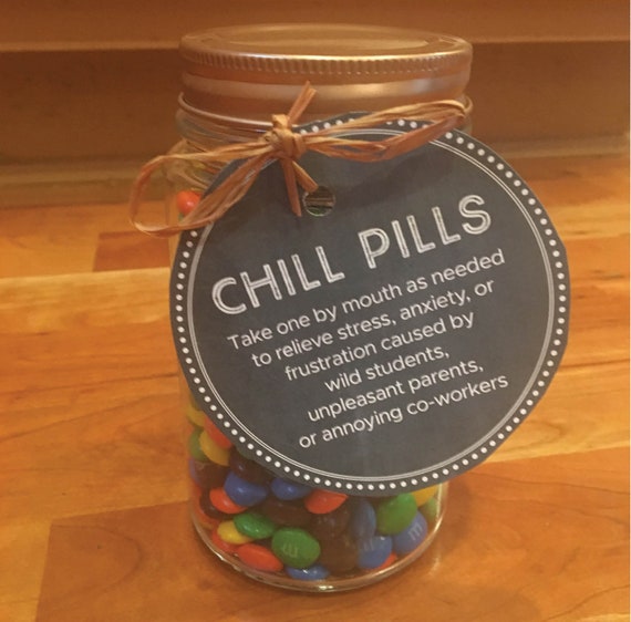 Etichette stampabili Chill Pills Regalo per l insegnante Ritorno a scuola Etichetta per barattolo di caramelle Idea regalo facile per insegnante DOWNLOAD IMMEDIATO Etsy Italia