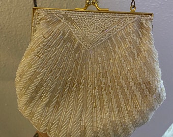 Wedding Kiss Clasp Hand Beaded 1950/'s Hand Made Purse Gold Tone Hardware Elegant White Glass Bead Evening Bag Clam Shell Shaped Prom