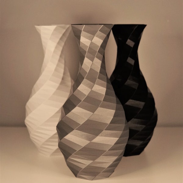 Low Poly Vase Home Decor Desk Decor Accessory with Multiple Colors and Multiple Sizes