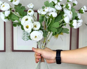 Faux Ranunculus Branch，7-Head Realistic White Artificial Flowers，DIY flower arrangement，vase filling，home decor，wedding floral decor