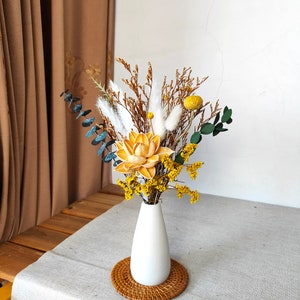 Natural dried flower bouquet，home  decoration, wedding flower decoration, flower arrangement， Boho flower decoration, dried flowers,