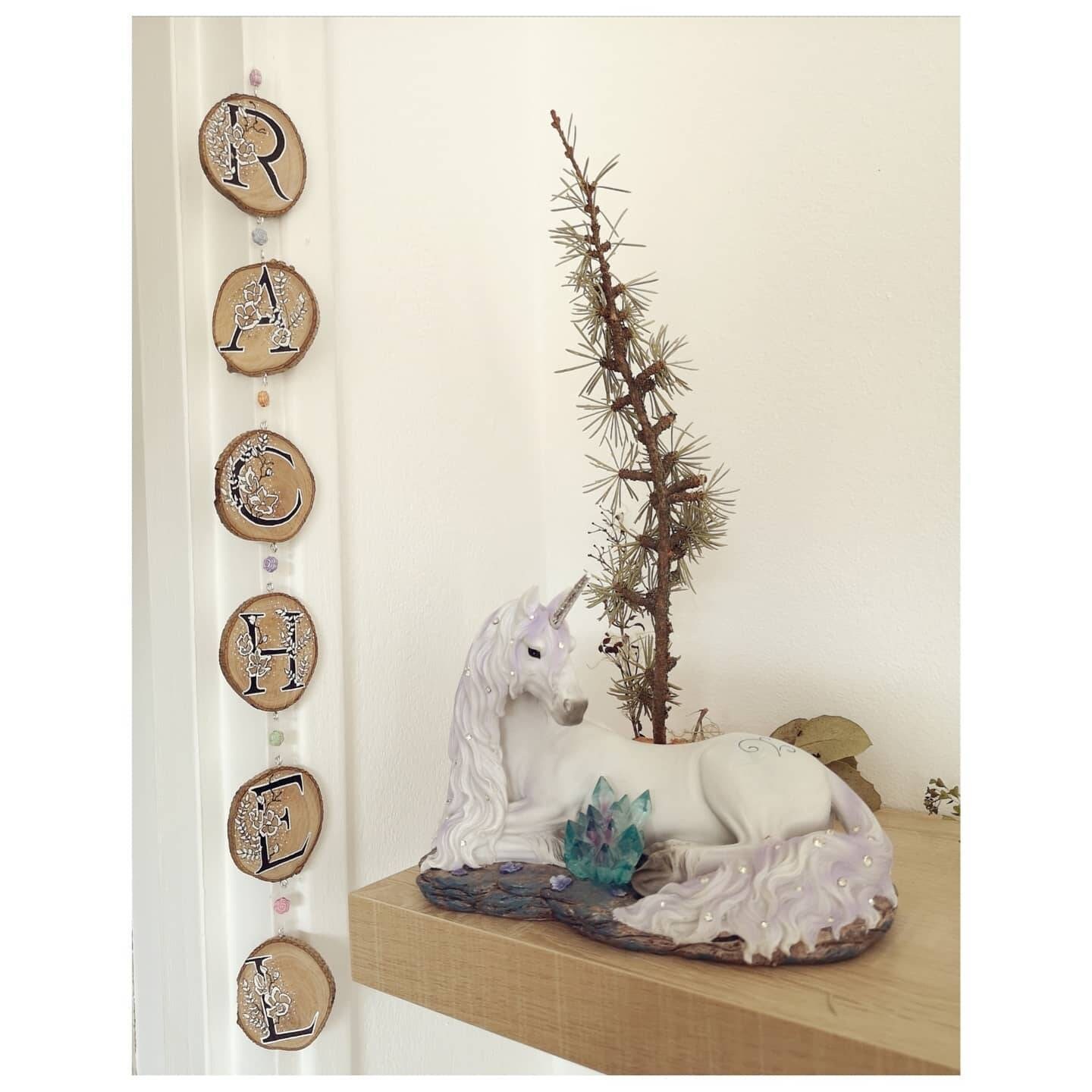 Suspension Prénom - Réalisée avec Des Rondins de Bois Divers Essence | Cerisier, Prunier, Amandier, 