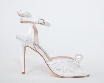 AriëlleLace100 I OffWhiteLaceWeddingShoes I HandmadePearlHighHeels I Open-toe BridalShoes I WeddingShoes I BridesmaidStilettoSandals