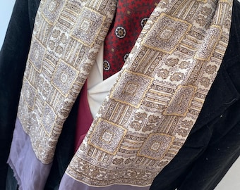 Vintage Paisley Scarf: Beige & Gold Retro Mod Style