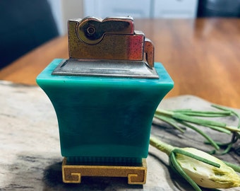 Vintage ASR Ascot Pagoda Green Jade Colorway Gold Tone Table Lighter