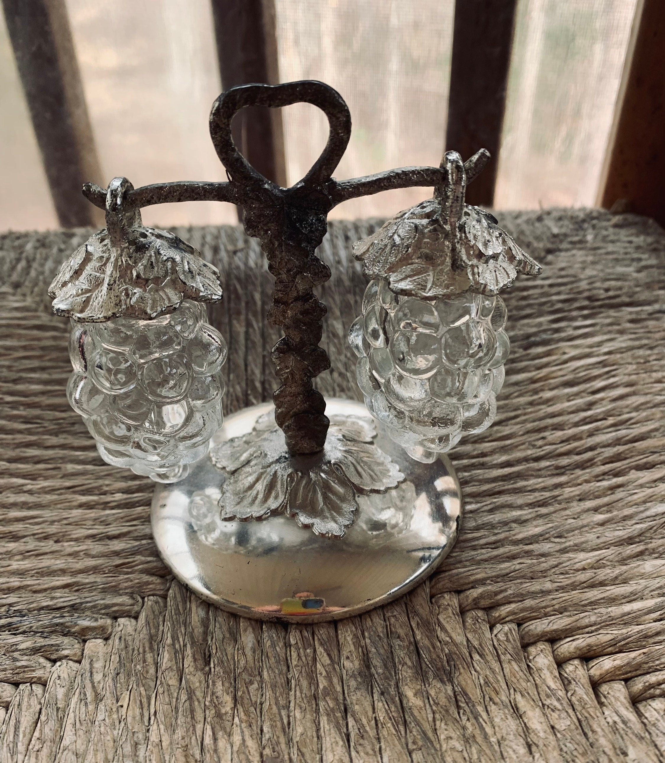 Vintage glass salt and pepper - Etsy 日本 Vintage glass salt and pepper - Etsy 日本